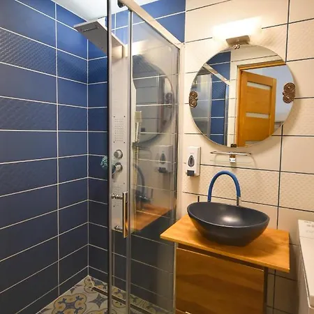 Comfortable On The Boulevard For 4 People * Budapeste