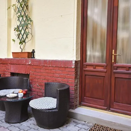 Comfortable On The Boulevard For 4 People