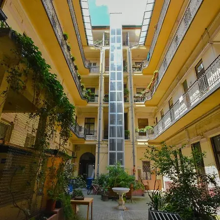 Comfortable On The Boulevard For 4 People *